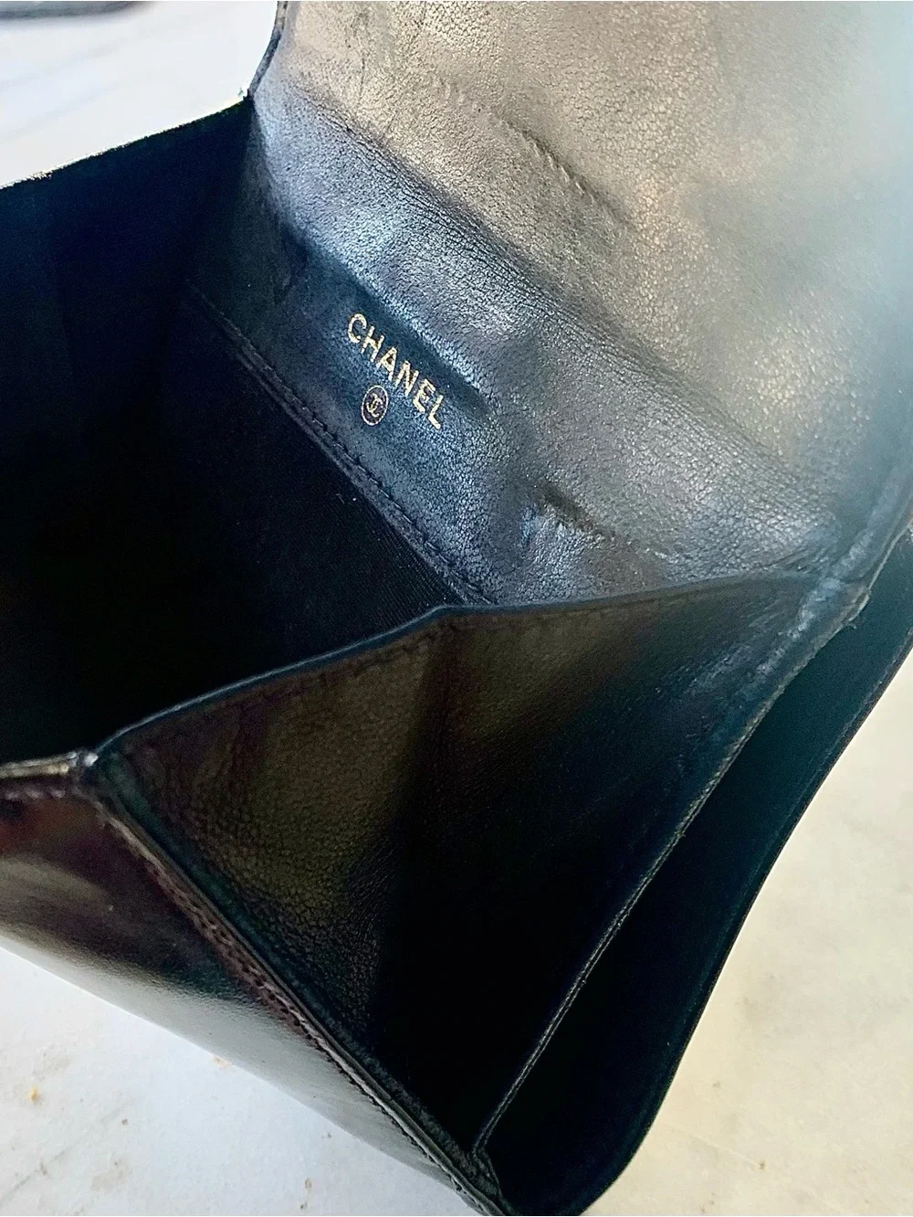 CHANEL Black Patent Leather Mini Bi-fold Wallet with CC Logo VINTAGE 1996